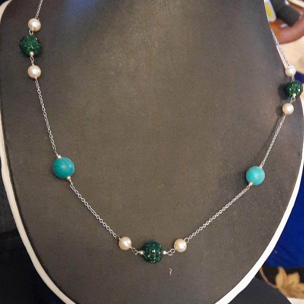 SALE. Green Austrian Crystal, Howlite, Glass Pearl Neck